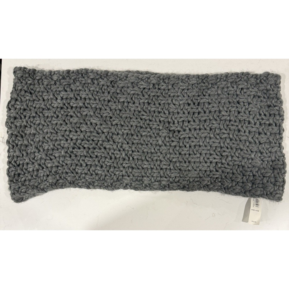 Old Navy Gray Chunky knit Infinity Scarf NWT Soft approx. 26"x11"‎